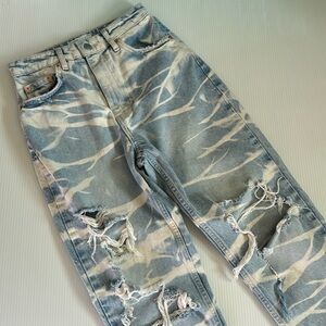 Bershka blue & white distressed mom jean. Size 2